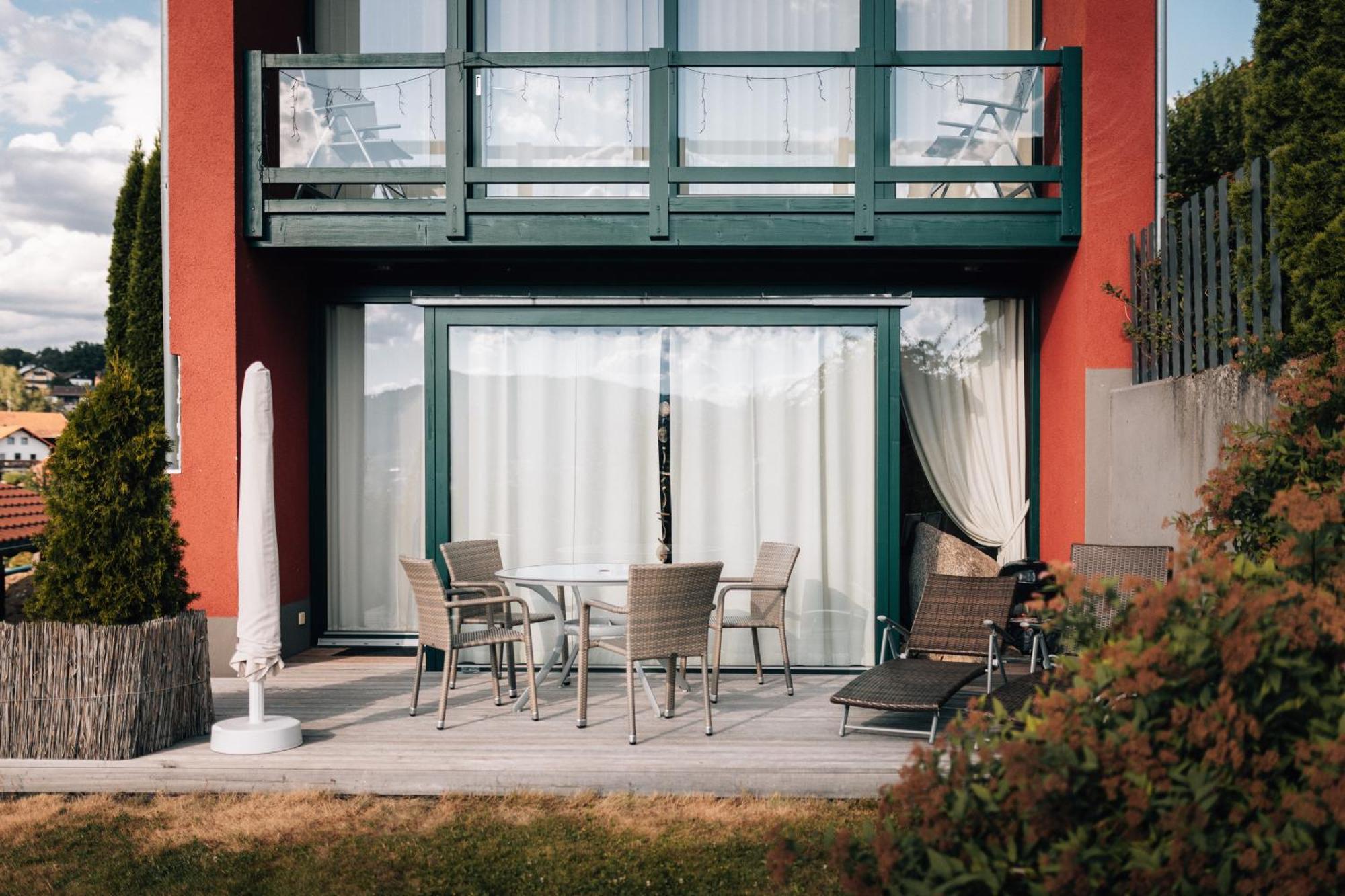 Suedlaendisches Chalet Mit Hauseigener Sauna Viechtach Exterior foto