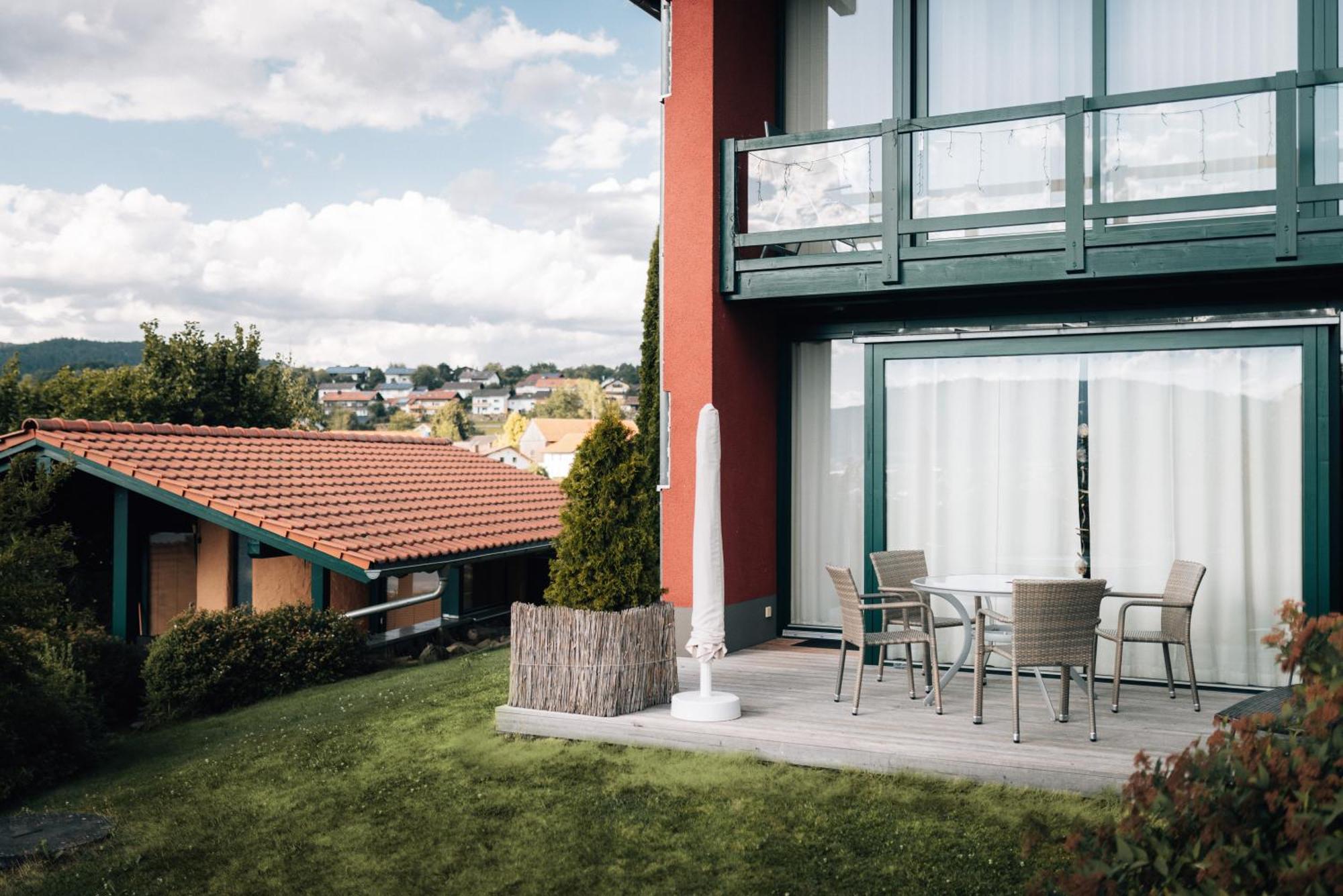 Suedlaendisches Chalet Mit Hauseigener Sauna Viechtach Exterior foto